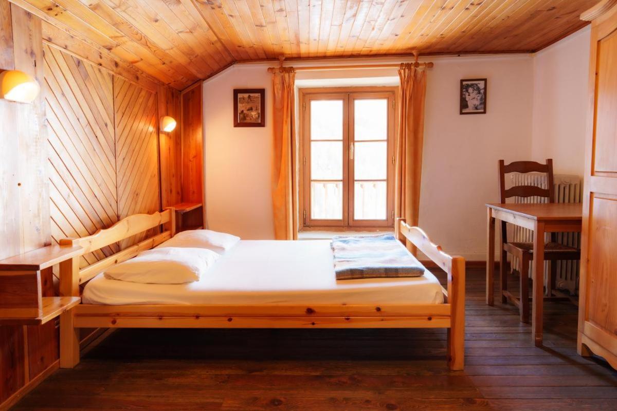 Auberge L'Estoilies Saint-Vérand 外观 照片