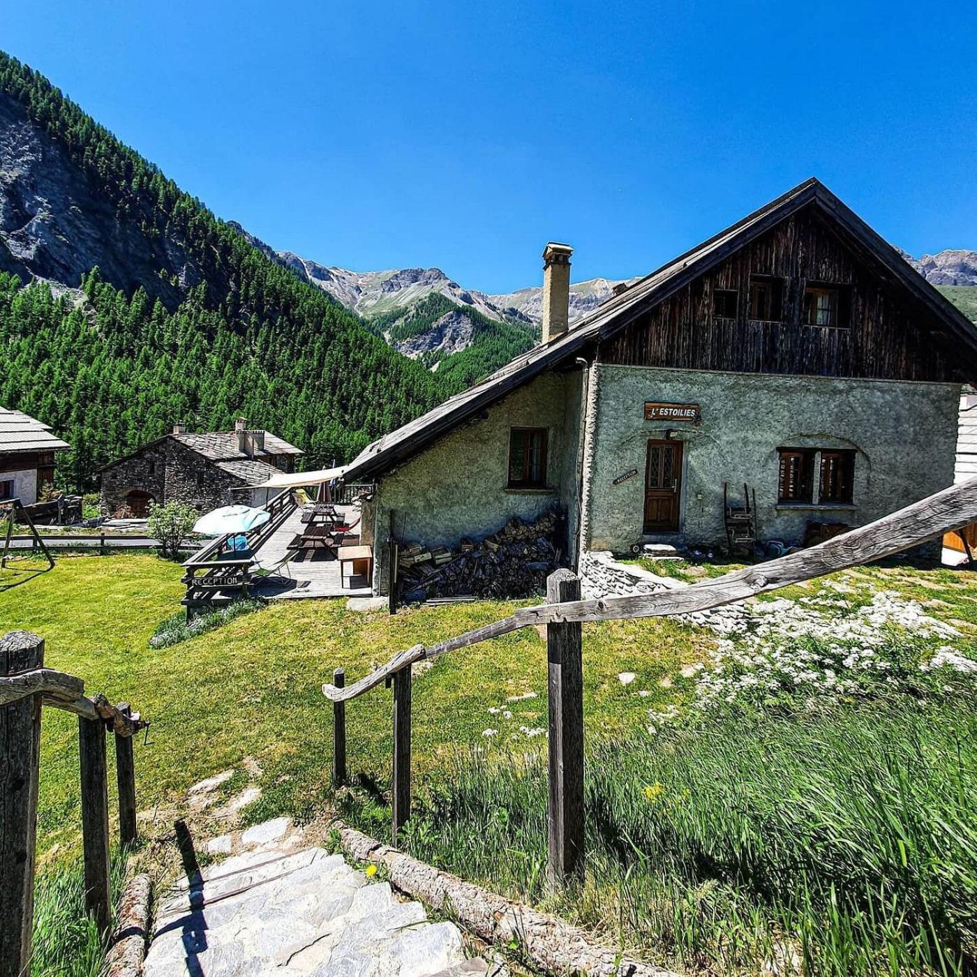 Auberge L'Estoilies Saint-Vérand 外观 照片